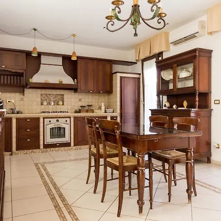 La Maison * גרוטליה